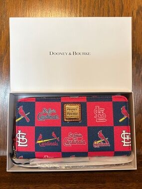 NIB-Dooney & Bourke-MLB/St. Louis Cardinals-Checkered Navy/Red-Wristlet Wallet
